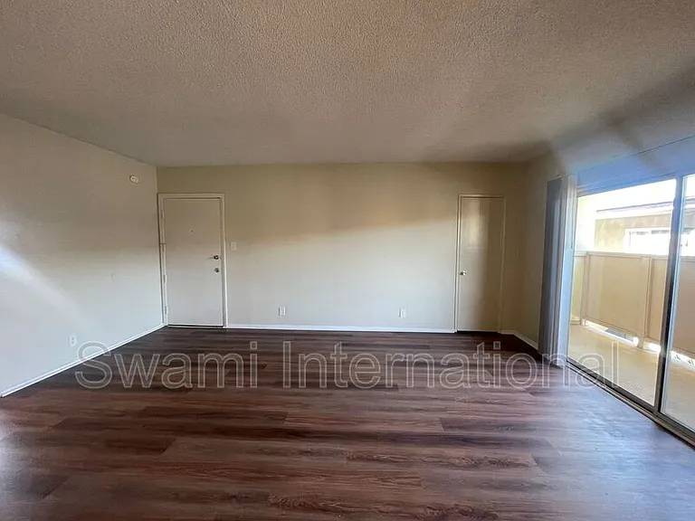 633 S Walnut St #7 — Photo 9