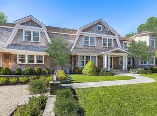 4 Rose Ct, Southampton, NY 11968