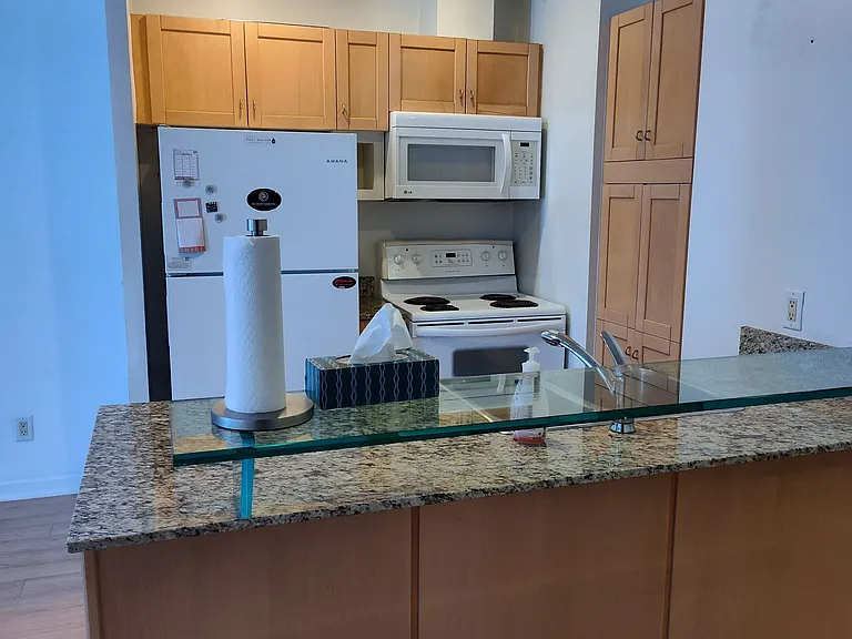 8 York St #3113 — Photo 3