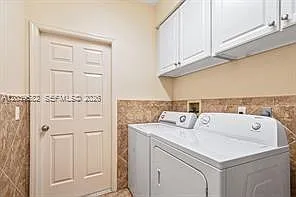 240 SW Marathon Ave — Photo 14