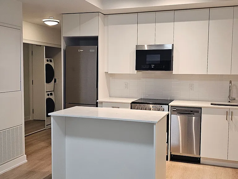 15 Ellerslie Ave #1105 — Photo 1