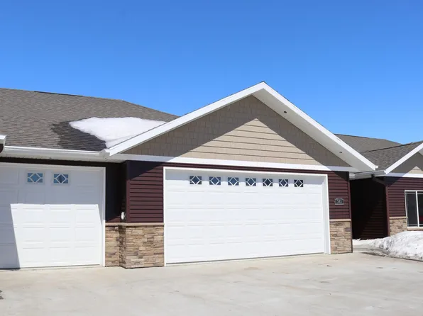 585 13th St NE, Valley City, ND 58072