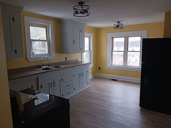 4th image of 39 Taylor St