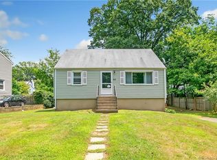 42 Chatham Dr, Norwalk, CT 06854