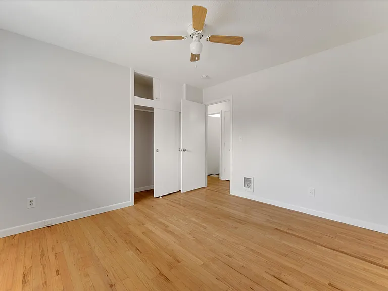 821 N Stafford St — Photo 11