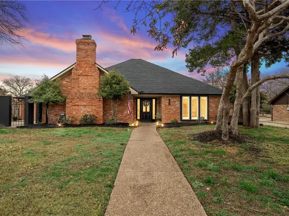 703 Poage Dr, Woodway, TX 76712