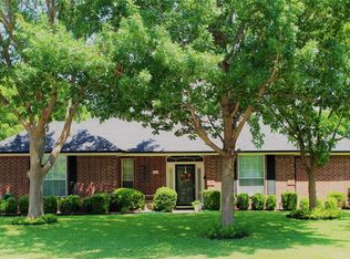 5947 Bellaire Dr S, Benbrook, TX 76132