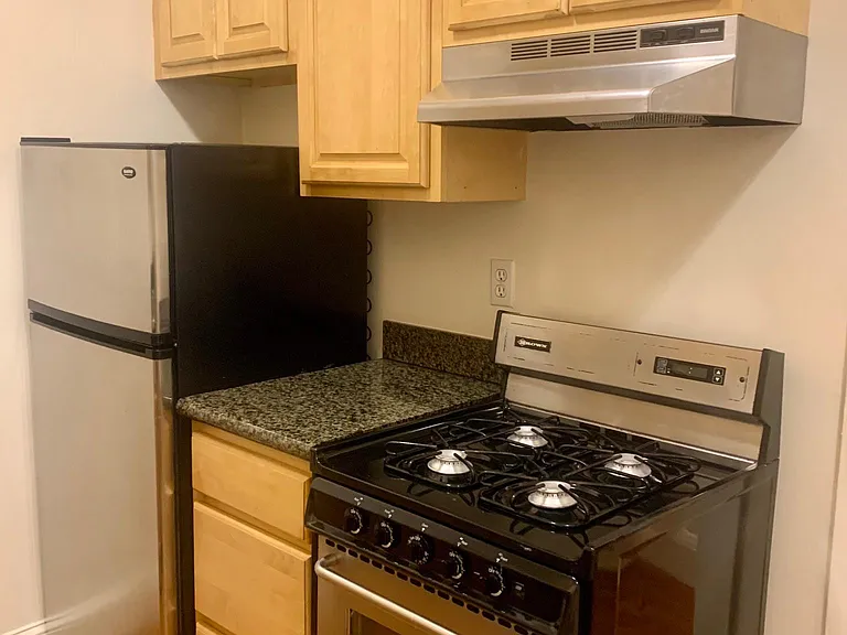 737 Hyde St #102 — Photo 4