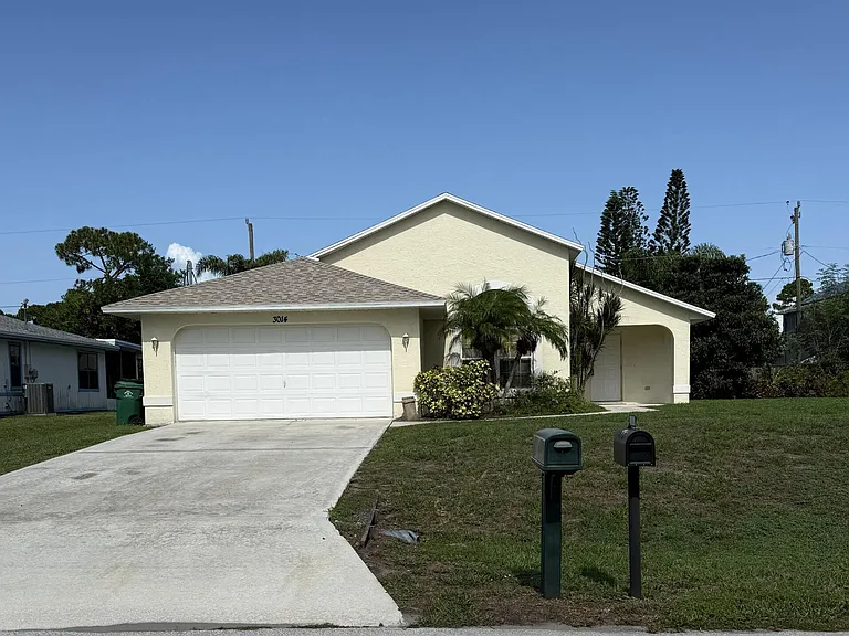 3014 SW Segovia St — Photo 2