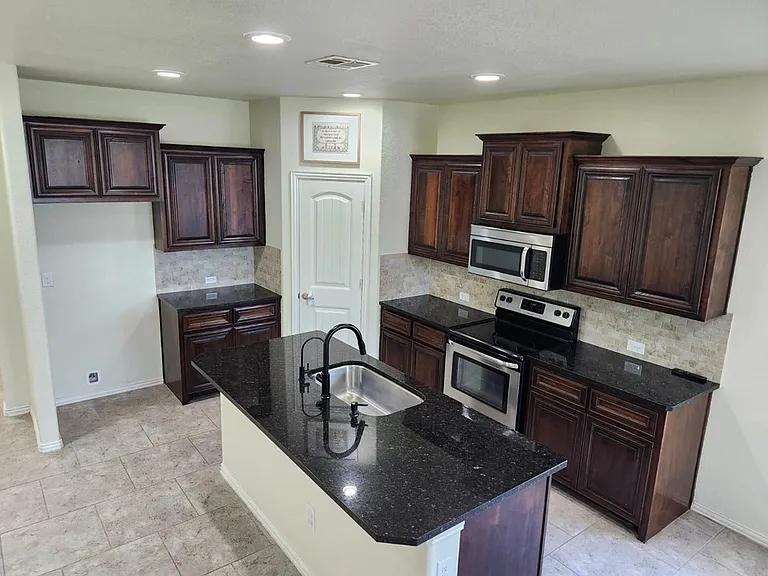 6406 Hall Of Fame Blvd — Photo 23