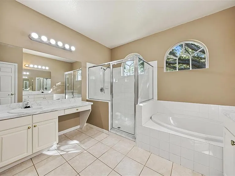 1452 Kensington Woods Dr — Photo 33