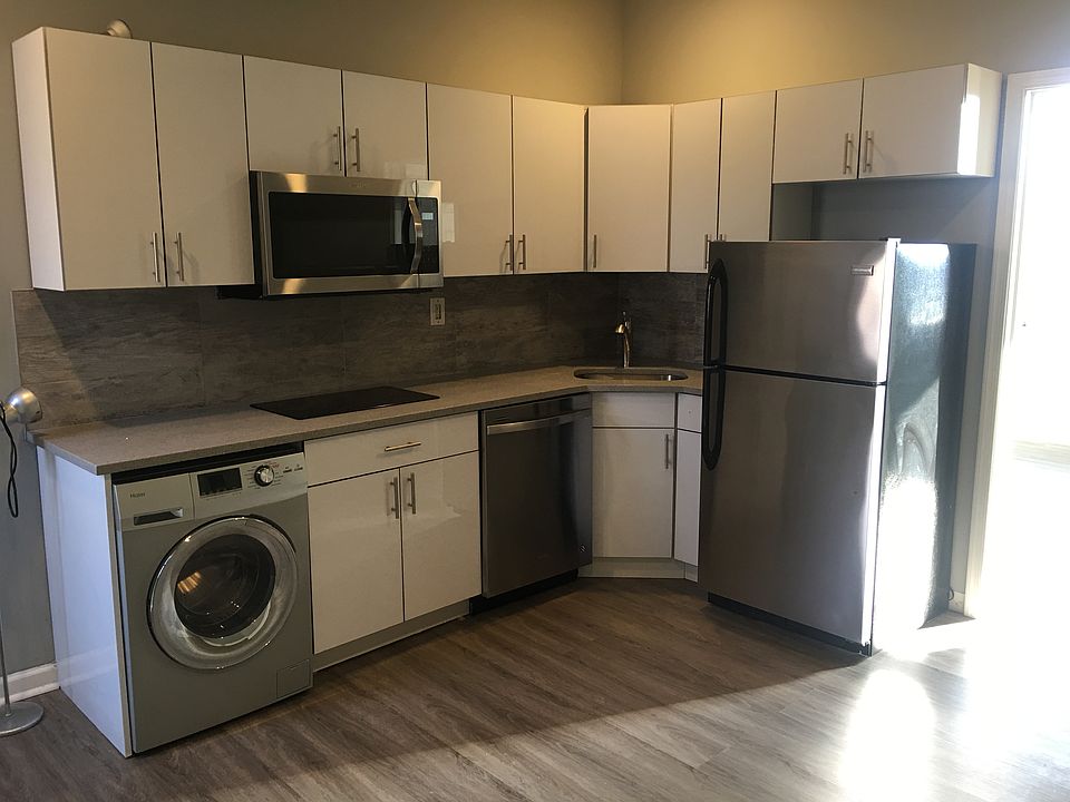 1st image of 1535 W Poplar St #3A
