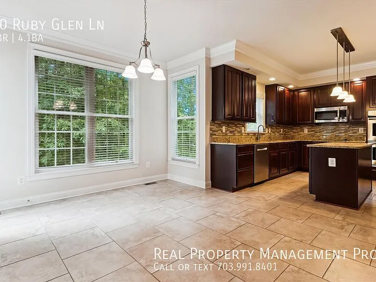 70 Ruby Glen Ln — Photo 9