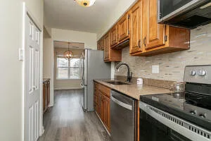1992 N Waterfront Dr N #D — Photo 13
