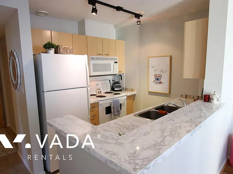 1420 Georgia St W #1404 — Photo 4