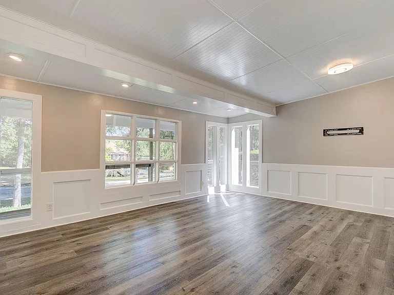 907 Green Meadow Dr — Photo 3