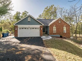 2279 Bennington Pl, Maryland Heights, MO 63043
