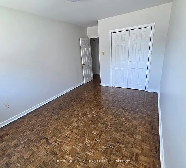945 Simcoe St N — Photo 8