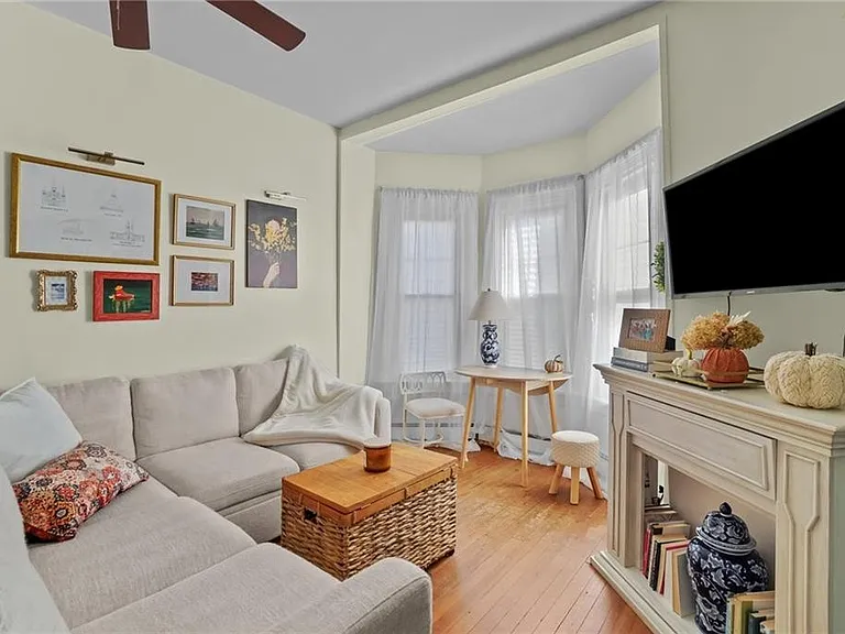 12 Catherine St #3 — Photo 4