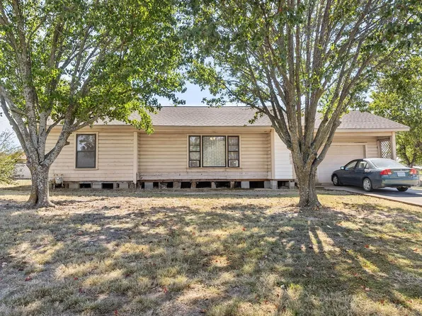 218 E Maple St, Ravenna, TX 75476