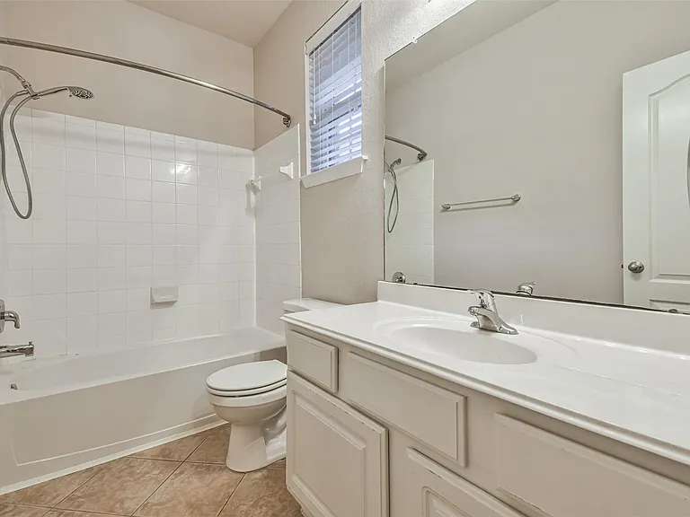 9506 Gramond Hall Ct — Photo 33