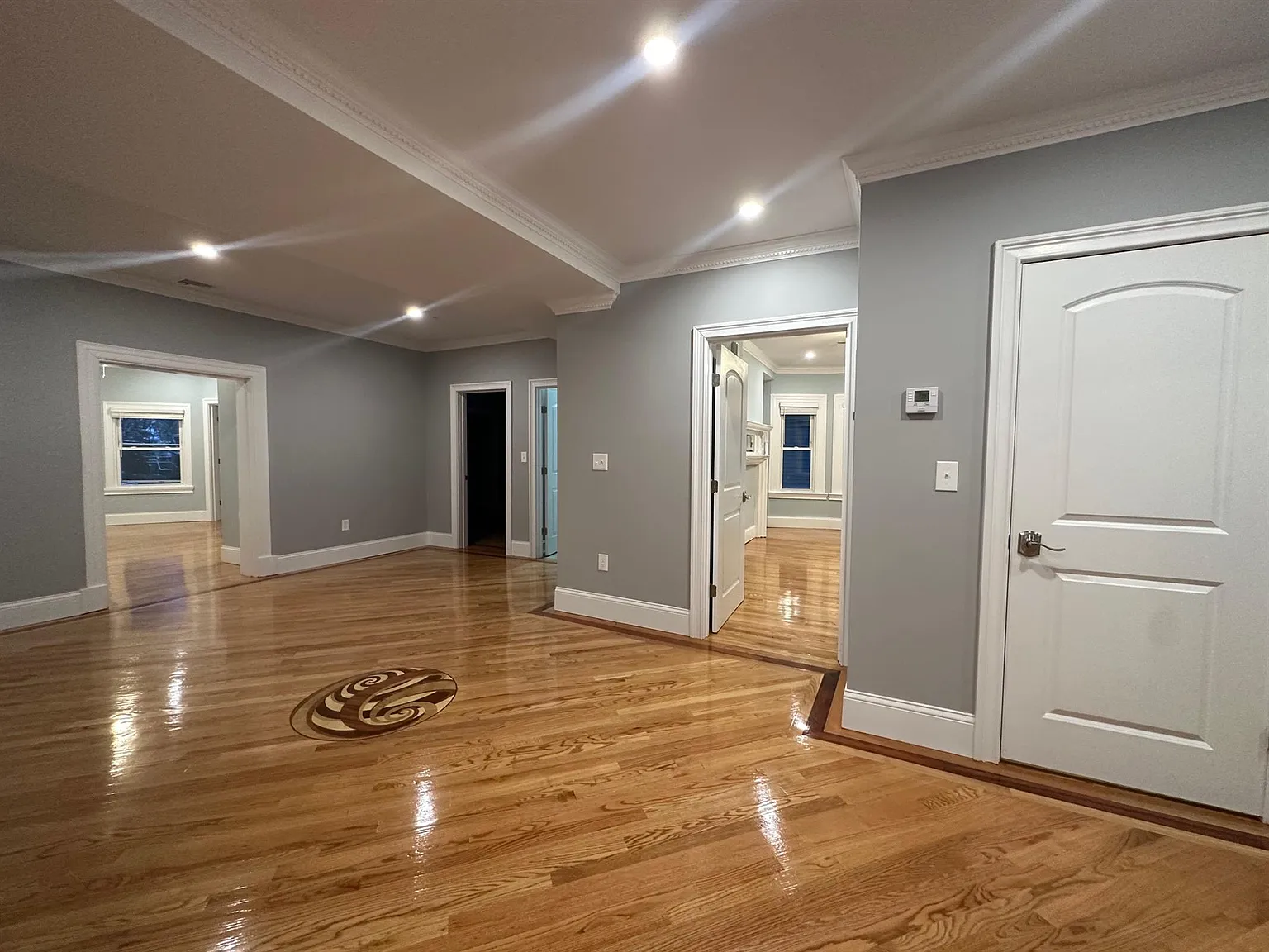 3 bed, 1600 sqft, $4,400 — Photo 3