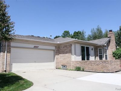 18299 Pleasant Valley Dr #177, Macomb, MI, 48044