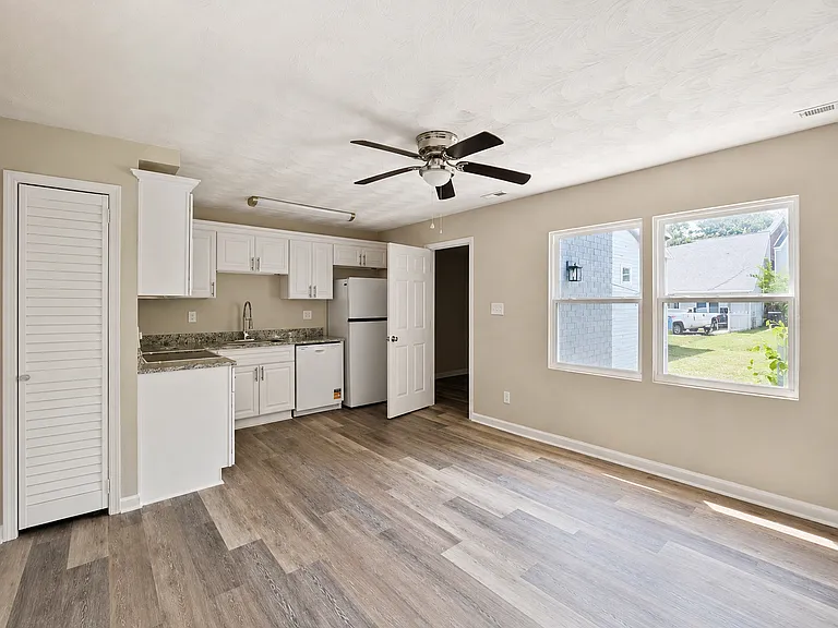 4021 Sloop Trl — Photo 6