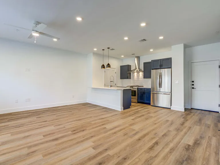 S Brook Dr — Photo 8