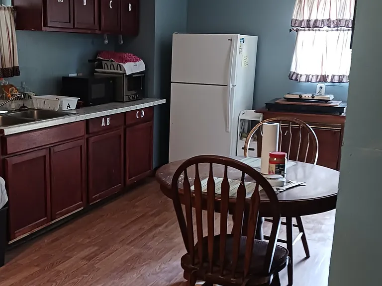 254 Woodlawn Ave #B — Photo 6
