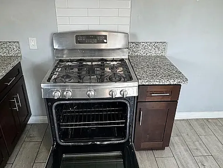 2300 Lake St #C — Photo 7