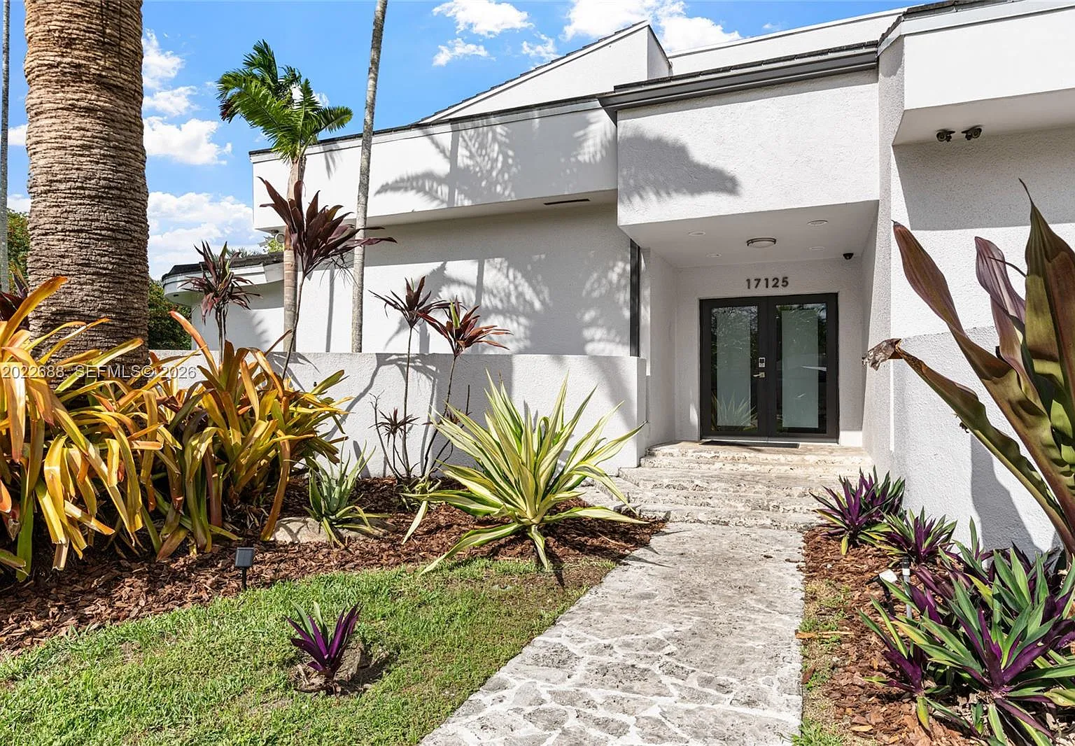 Briarwood Estates — Photo 1