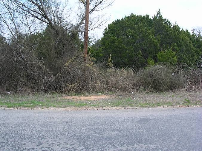 1st image of 748 E Bluebonnet