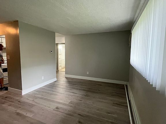 3rd image of 650 Hoyt St #107