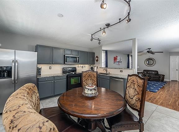 4th image of 1716 Rolling Brook Dr