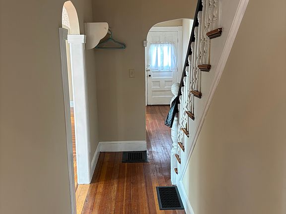 4th image of 44 N Payne St