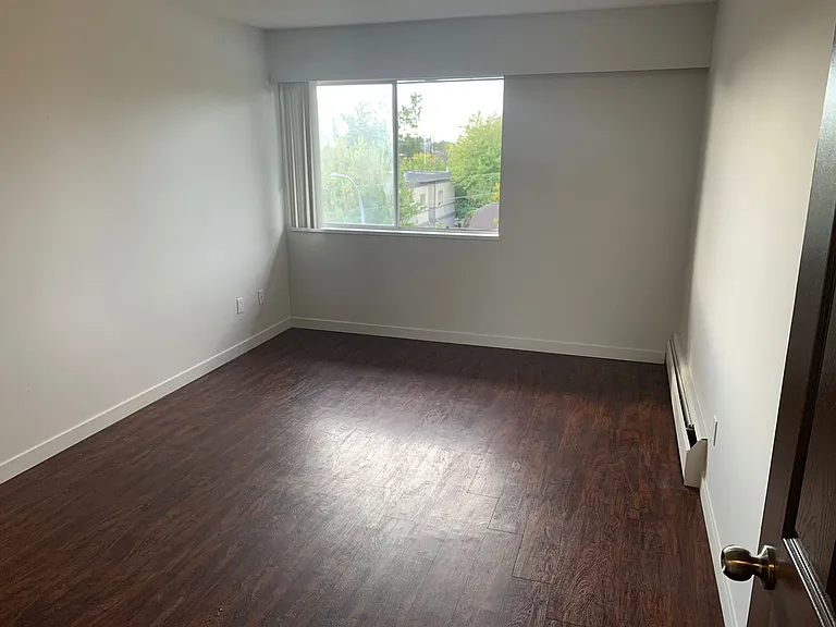 325 Ward St — Photo 38