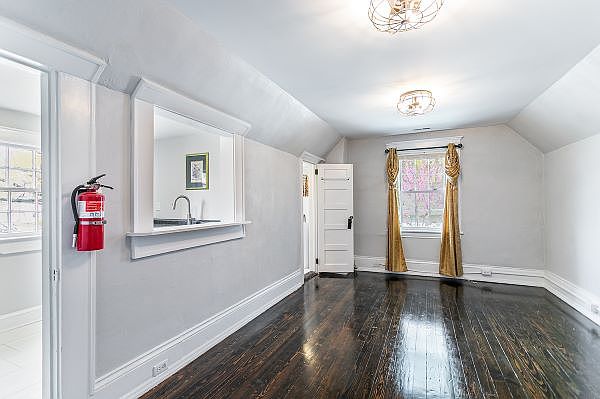 1st image of 321 East Blvd APT 4