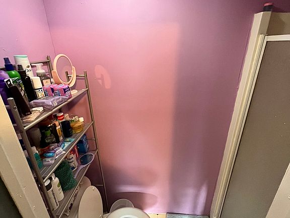 5th image of 450 Oxford St Unit 4