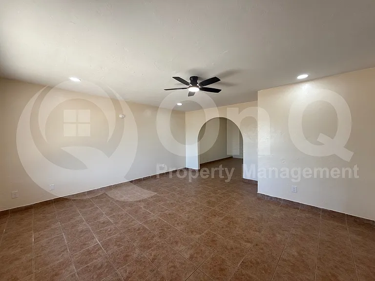1846 W Caravelle Rd — Photo 10