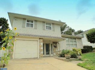 9719 Jeanes St, Philadelphia, PA 19115