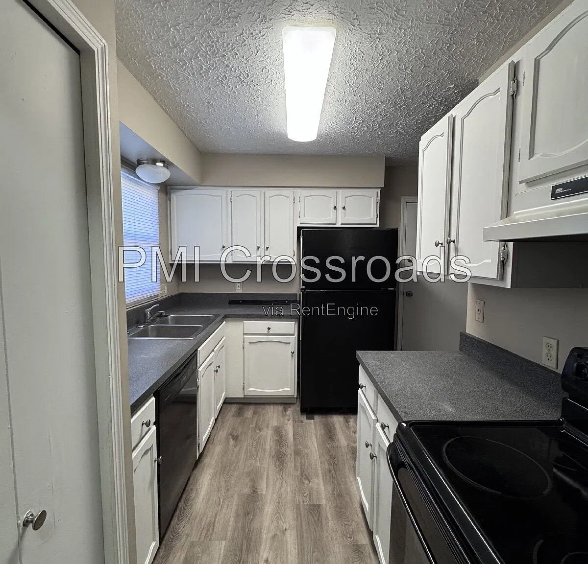 3 bed, 1.5 bath, 1140 sqft, $1,520 — Photo 4