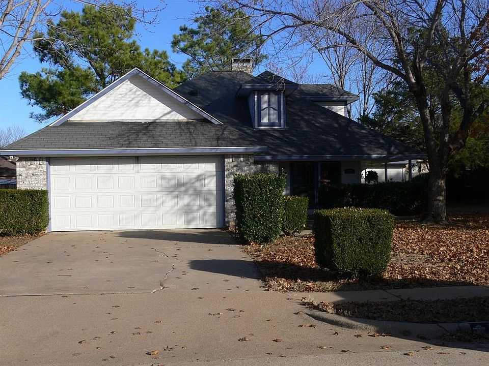 1st image of 704 Blair Dr