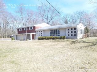 5176 Mountain View Dr, Stroudsburg, PA 18360