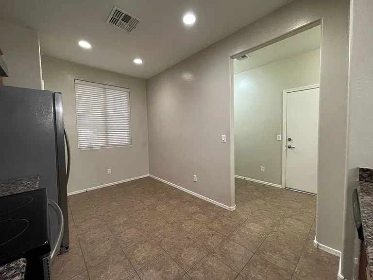 7419 W Glass Ln — Photo 29