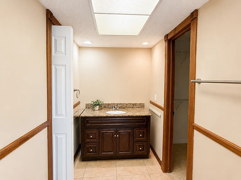 8649 Shady Glen Dr — Photo 4