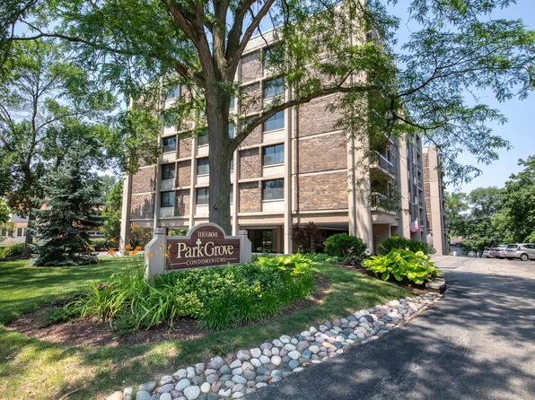 1110 Grove St APT 4H, Downers Grove, IL 60515