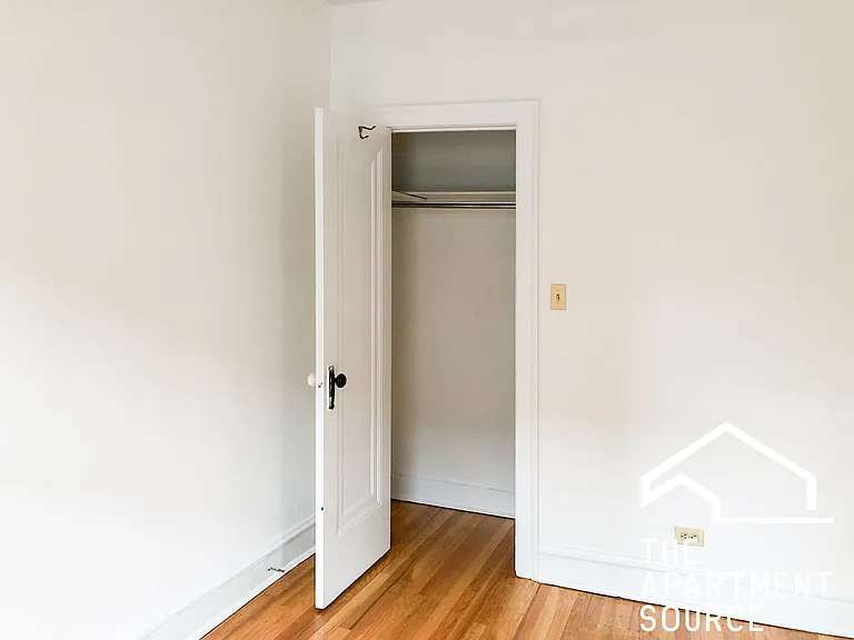 3915 N Greenview Ave #1 — Photo 8