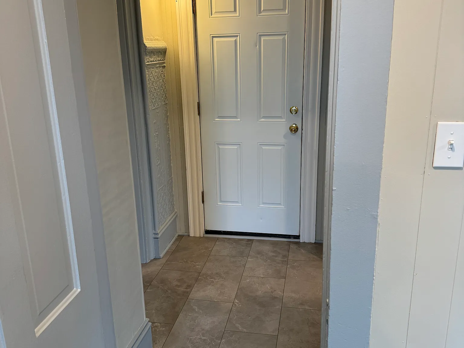2 bed, 925 sqft, $700 — Photo 2