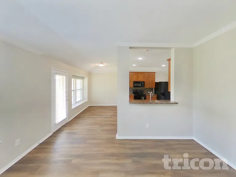 12116 Longstone Dr — Photo 2